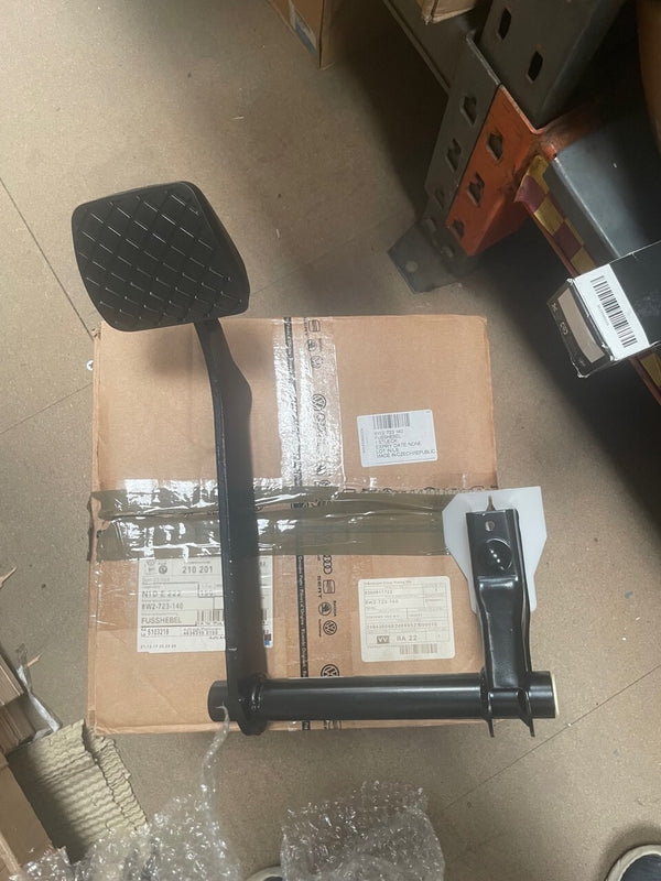NEW GENUINE AUDI A4 A5 A6 A7 Q5 BRAKE PEDAL BRAND NEW AUTO MODELS 8W2 723 140 A
