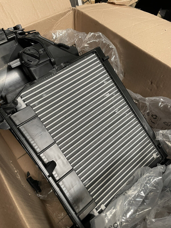 AUDI A4 A5  A8 Q5 Q7 RS5 AIR CON EVAPORATOR WITH HOUSING 4M2820023 -DAMAGED