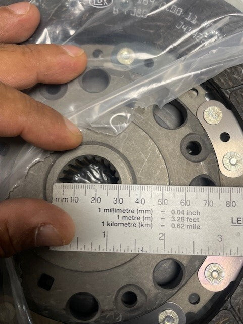 LUK CLUTCH KIT BMW  120d 220d 320d 420d X3 21207635808 21208631809