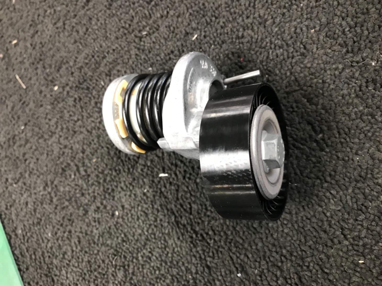 GOLF  PASSAT TIGUAN 2.0TDI  AUXILARY FAN BELT TENSIONER