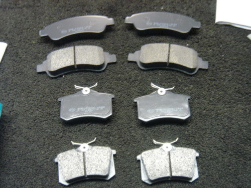 PEUGEOT 307 1.4 HDI FRONT & REAR BRAKE PADS 266MM