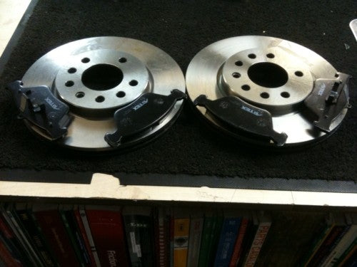 CALIBRA 2.0TURBO 91-95 FRONT  BRAKE DISCS & PADS 284MM
