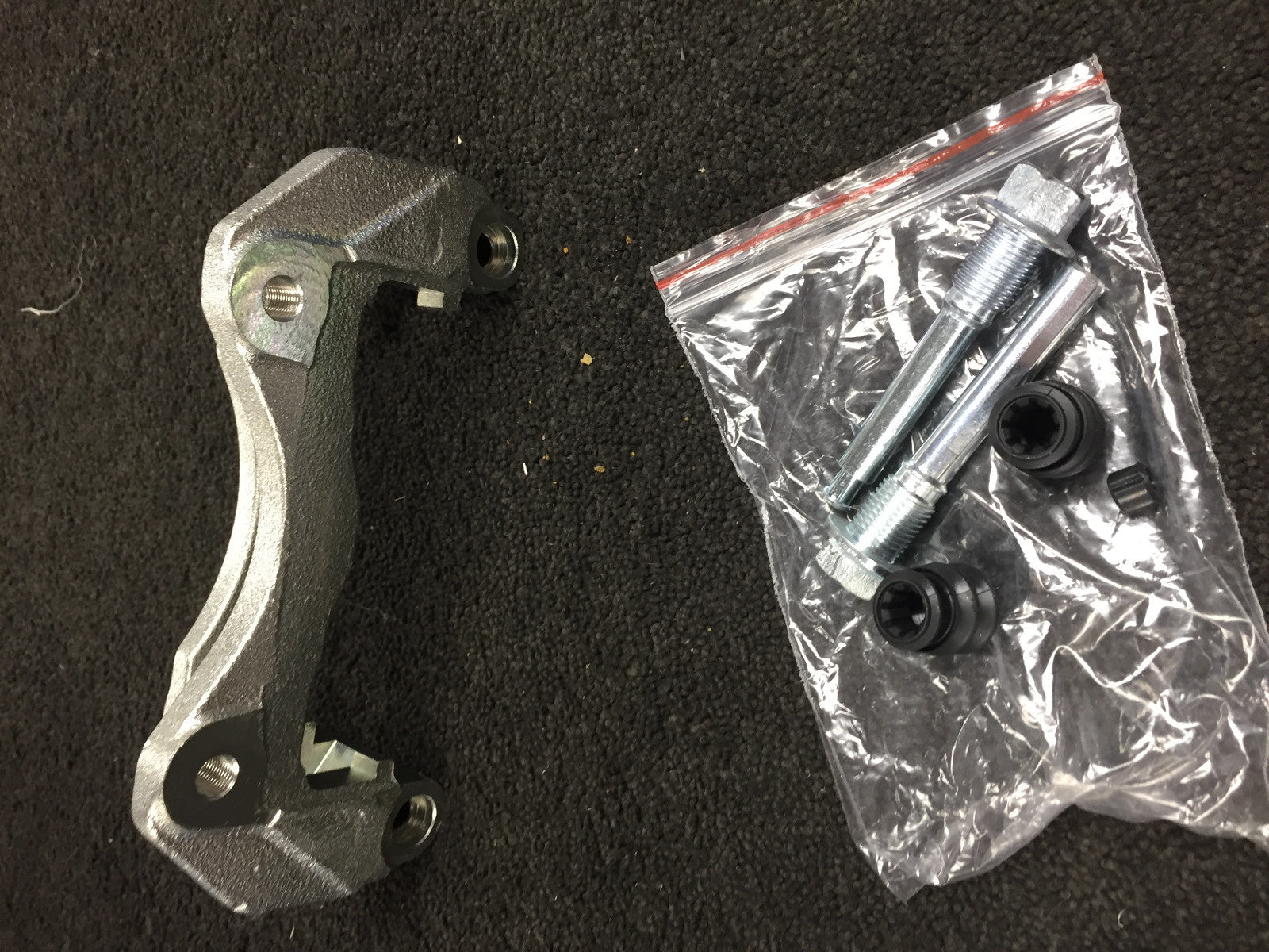  FOR MITSUBISHI OUTLANDER LANCER 8 FRONT BRAKE SUPPORT CALIPER CARRIER SADDLE