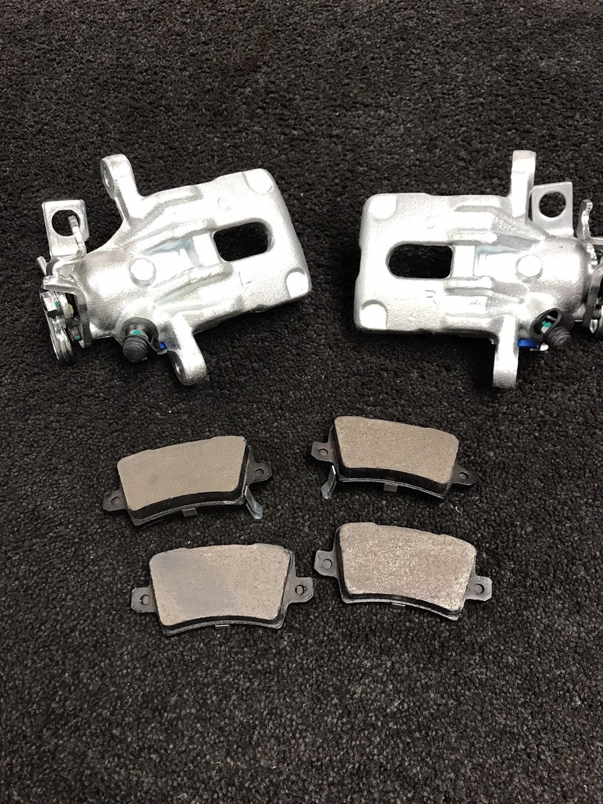 2 REAR BRAKE CALIPER PAIR REAR BRAKE PADS FOR HONDA CIVIC TYPE R FN2 2006-2012  
