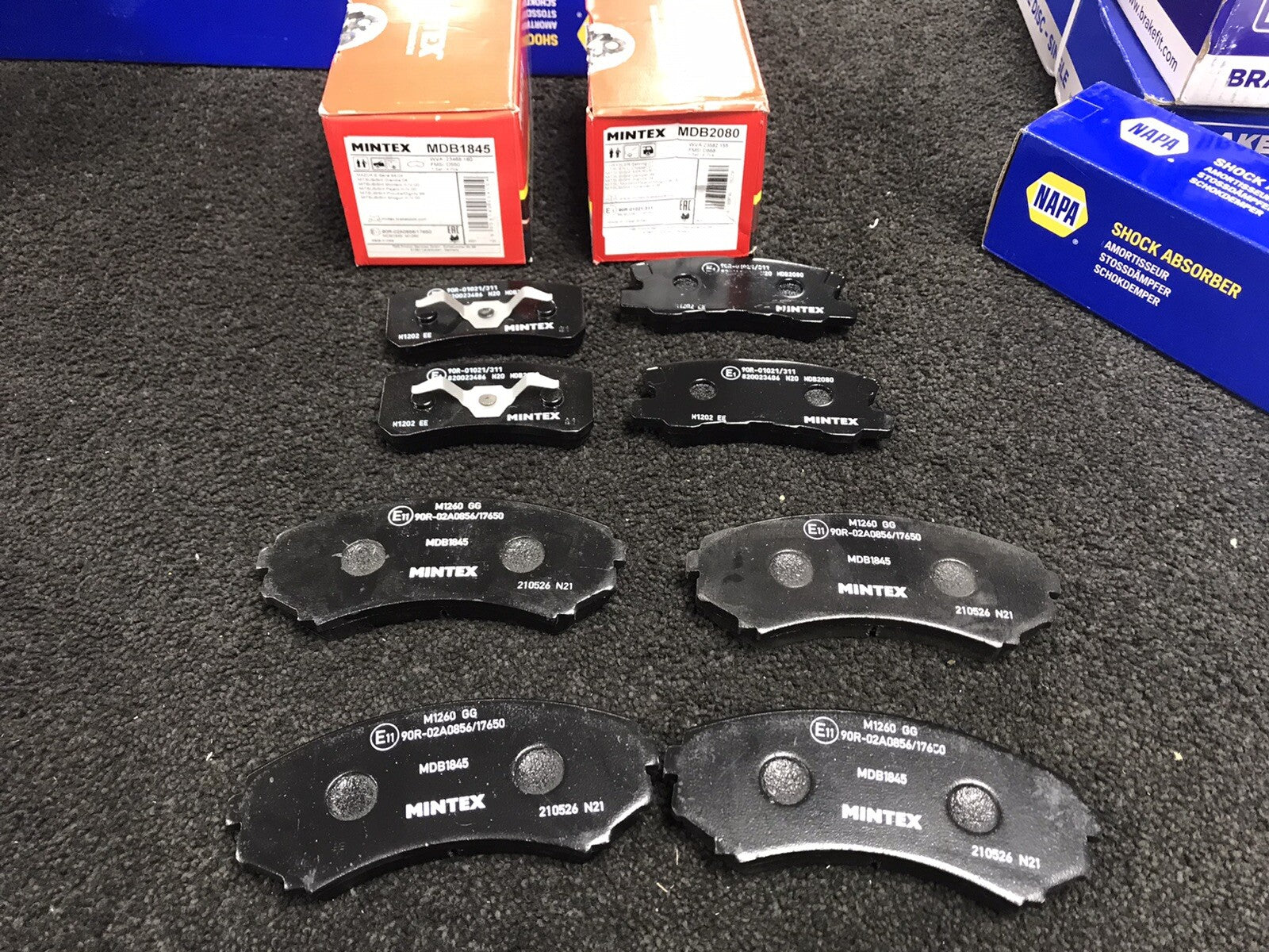 FOR MITSUBISHI SHOGUN 3.2DiD 4WORK BRAKE DISC BRAKE PADS FRONT REAR 290/300MM