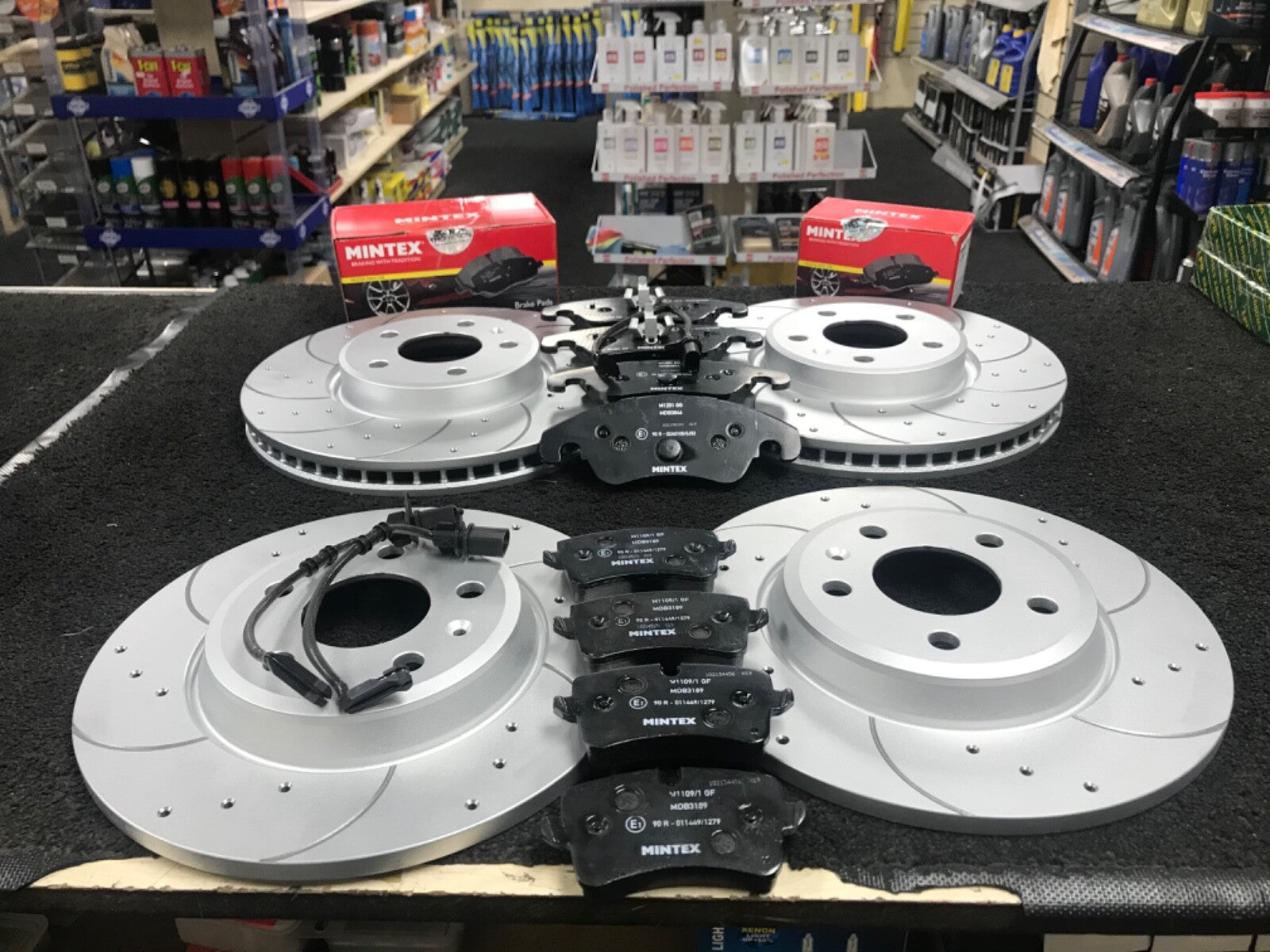 AUDI A6 2.0 TFSi TDi 190 ultra AVANT BRAKE DISC DRILLED GROOVED FRONT REAR PADS