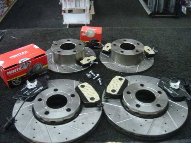 FOR LEON TDI FR TECHNOLOGY MK3 BRAKE DISC FRONT REAR DRILLED GROOVED MINTEX PADS