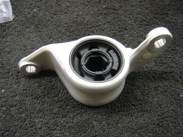 FOR HONDA CIVIC 1.4 1.8 TYPE R FN FK FD LOWER WISHBONE ARM REAR BUSH LH SIDE 