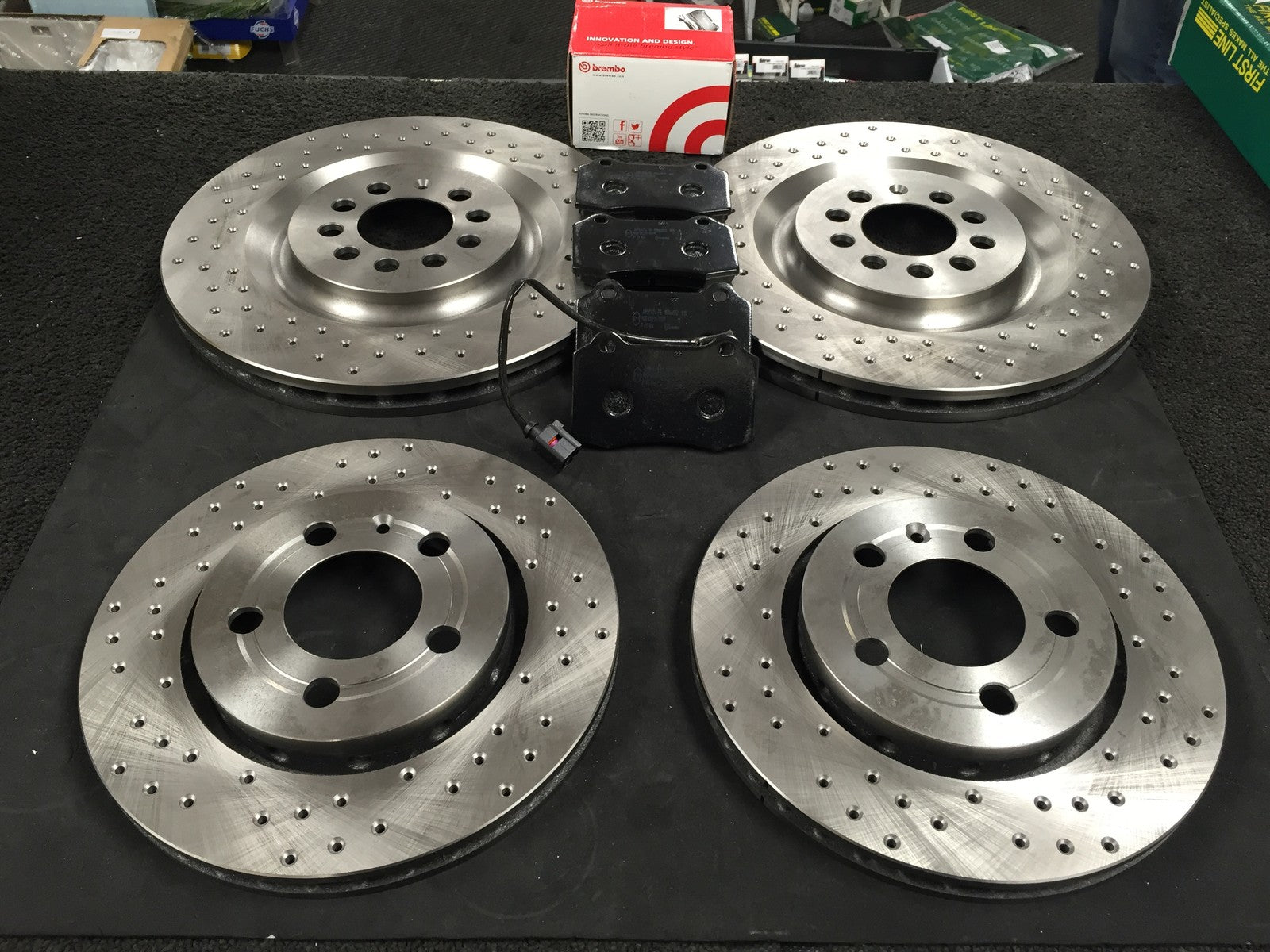 SEAT LEON 1.8 TURBO CUPRA R S3 FRONT REAR CROSS DRILLED BRAKE DISC FRONT PADS