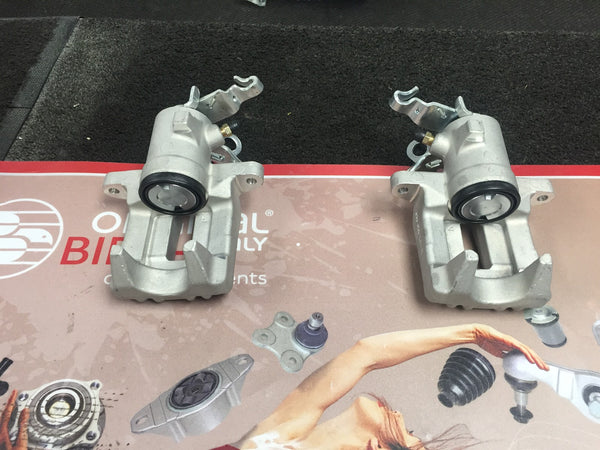 PAIR REAR BRAKE CALIPERS 1K0615424J  1K0615423J For VW EOS 1F7 1F8 SCIROCCO GOLF