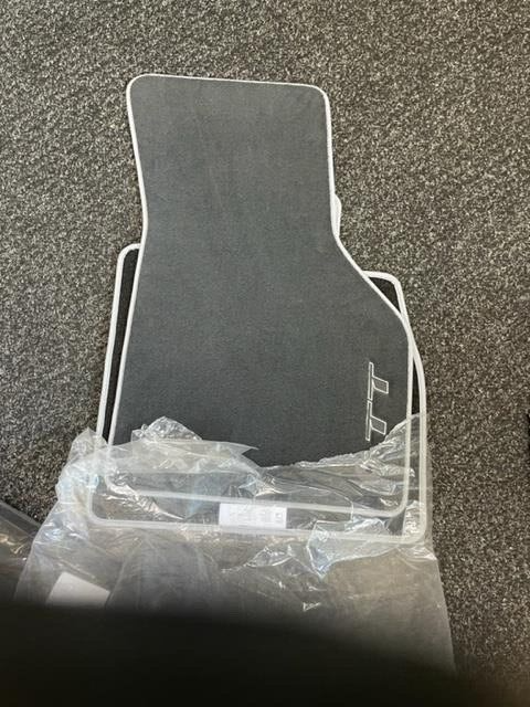 AUDI TT TTRS 2015ON FRONT CARPET MAT (PAIR) 8S1061275MNO FOR LHD left hand drive