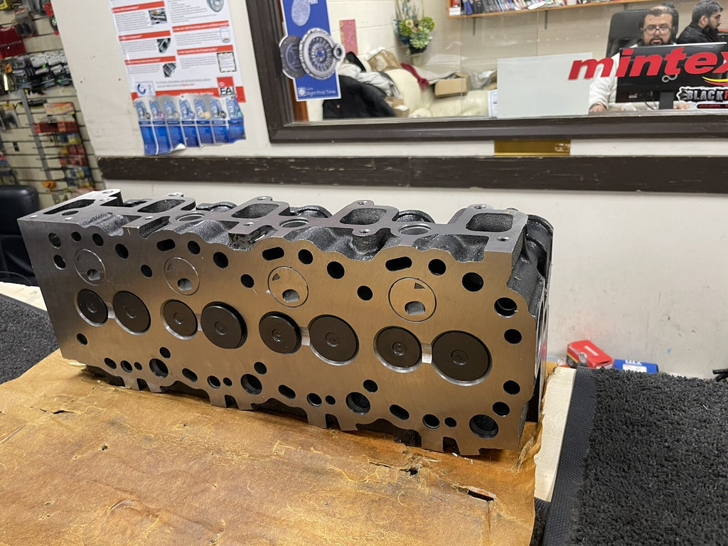 CYLINDER HEAD COMPLETE FOR TOYOTA LANDCRUISER HILUX SURF LN130 2.4TD 2L 2LT  3L