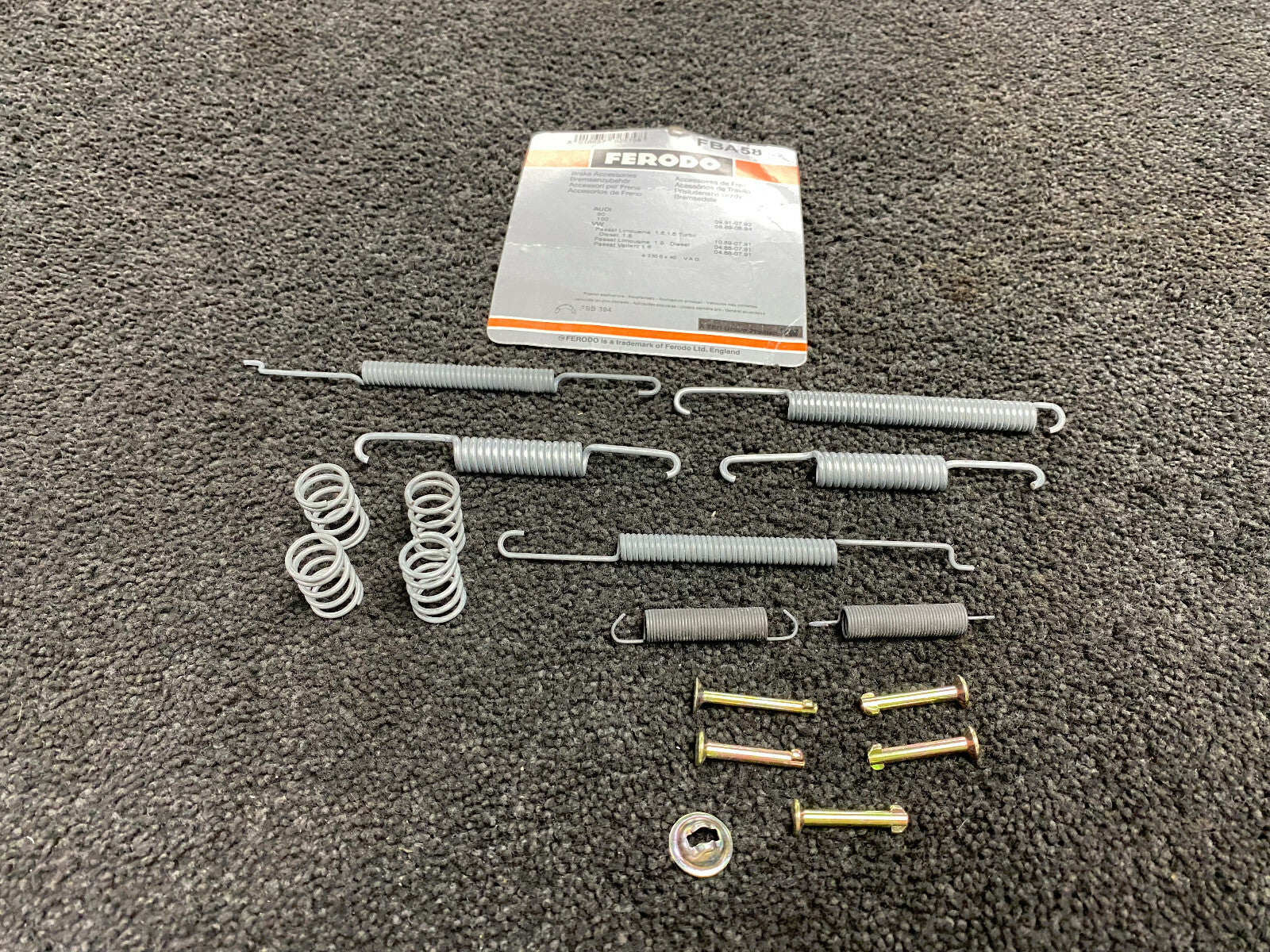 FOR AUDI 80 100 VOLKSWAGEN CADDY PASSAT LIMO BRAKE SHOE FITTING KIT 