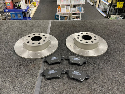 AUDI A3 FSi SLINE QUATTRO 8P 03-12 REAR CROSS DRILLED GROOVED BRAKE DISC PADS282