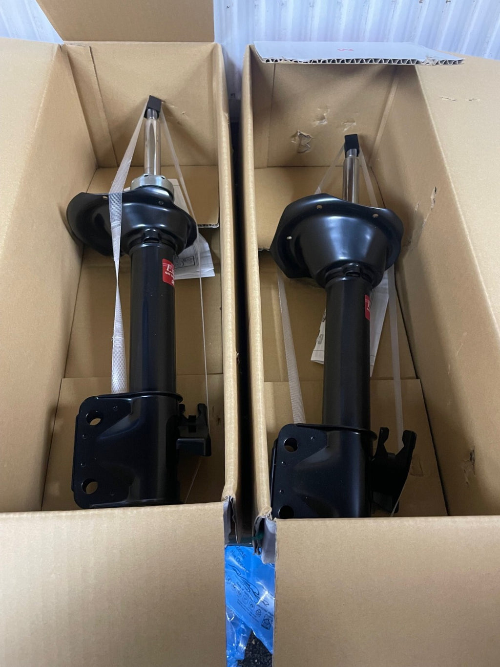 FOR SUBARU IMPREZA WRX 02 -2005 2 REAR SHOCK ABSORBERS  NEW X 2