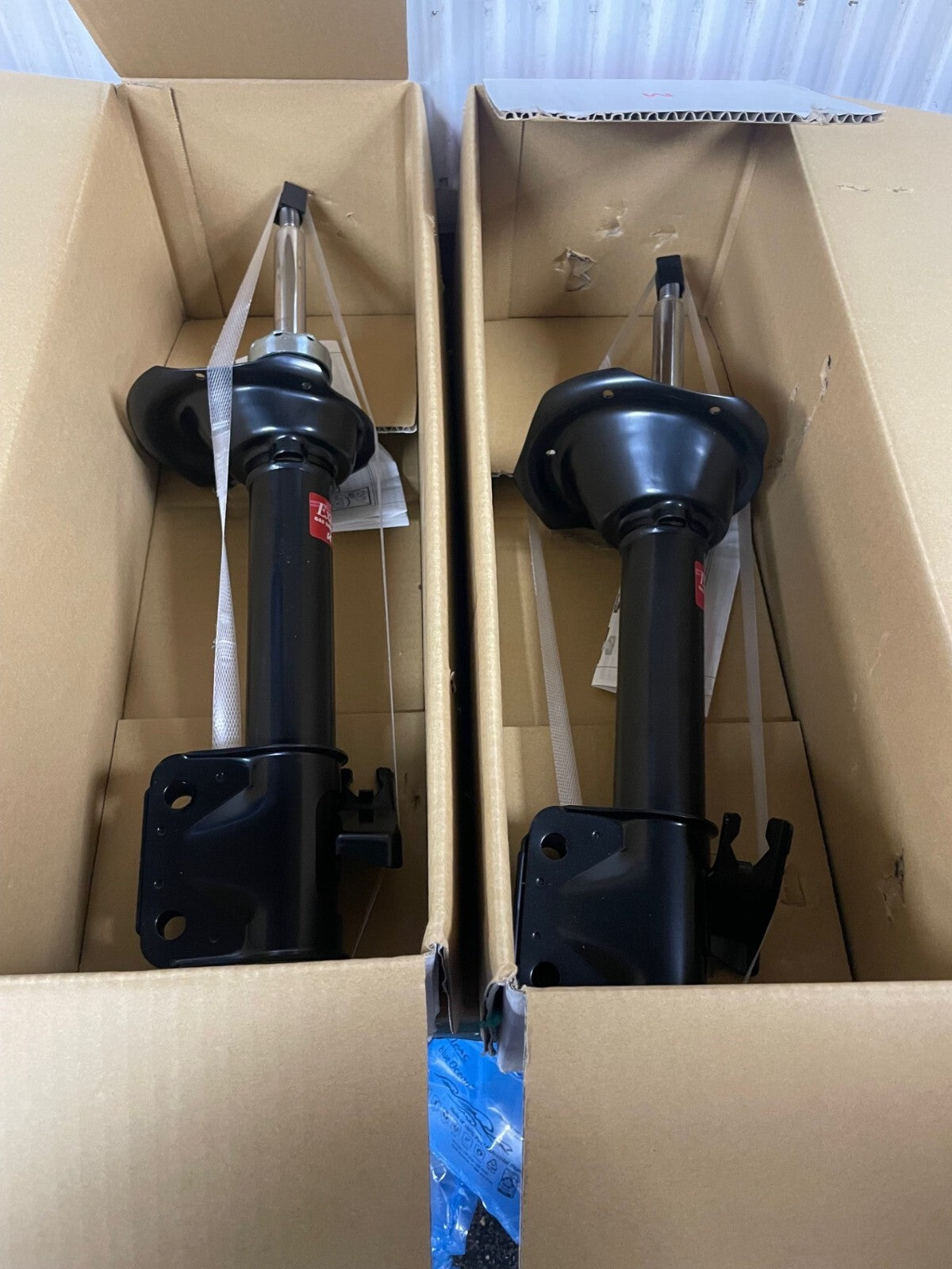 FOR SUBARU IMPREZA WRX 02 -2005 2 REAR SHOCK ABSORBERS  NEW X 2