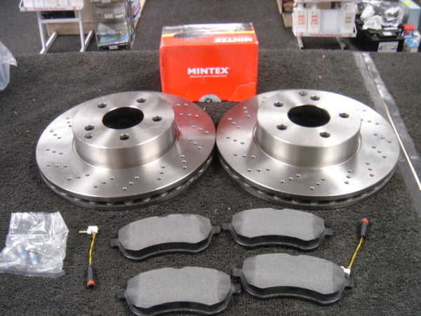 FOR MERCEDES SLK200 SLK200 QAMG SPORT FRONT BRAKE DISCS DRILLED BRAKE PADS 