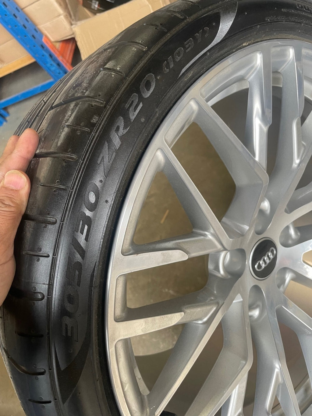 R8 4S 20" FRONT DIAMOND CUT ALLOY WHEEL RIM +PIRELLI 305 30 ZR20 4S0601025C NEW