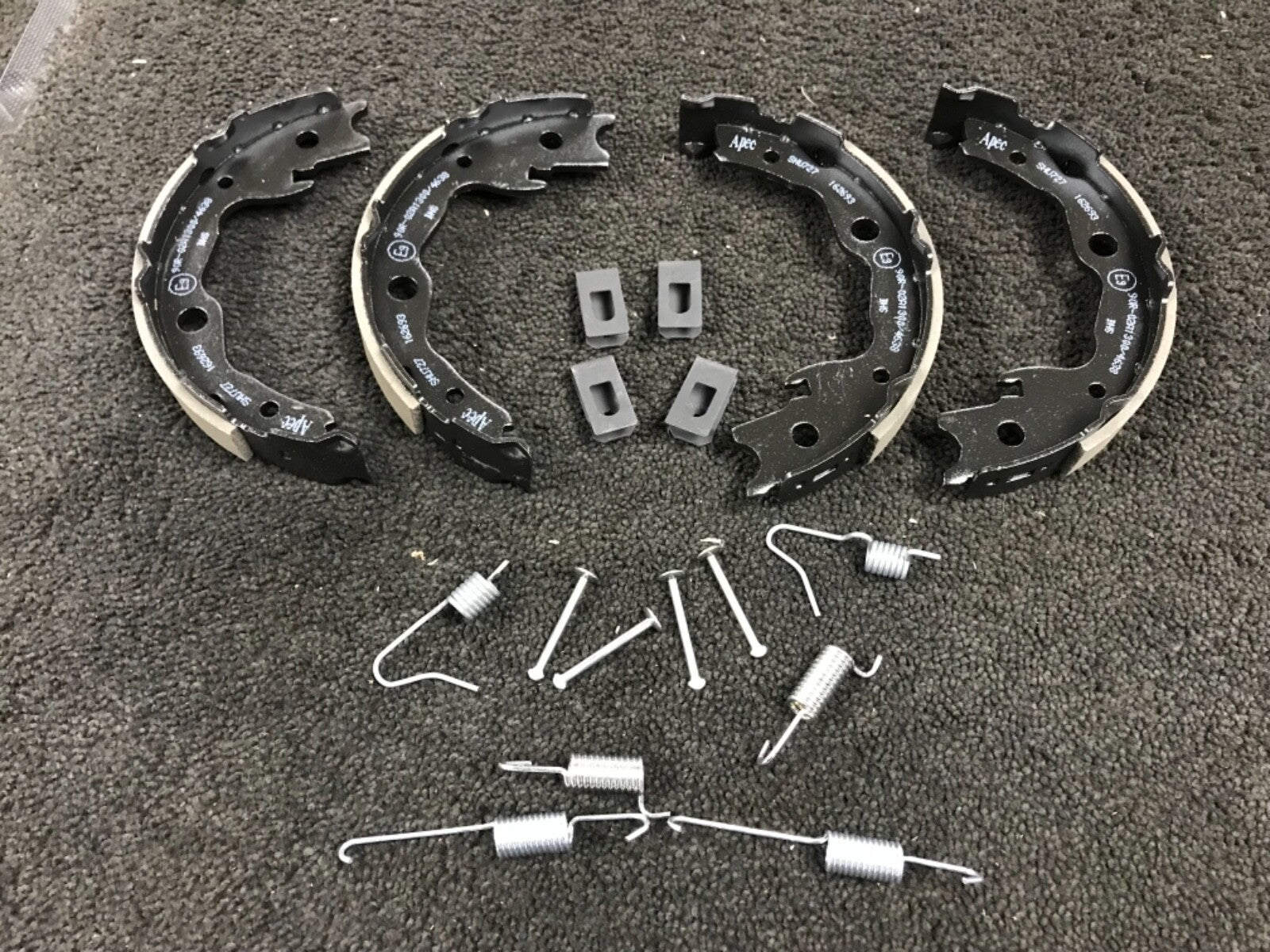 FOR NISSAN X-TRAIL TIDA QASHQAI JUKE REAR HAND BRAKE PARKING SHOES FITTING KIT