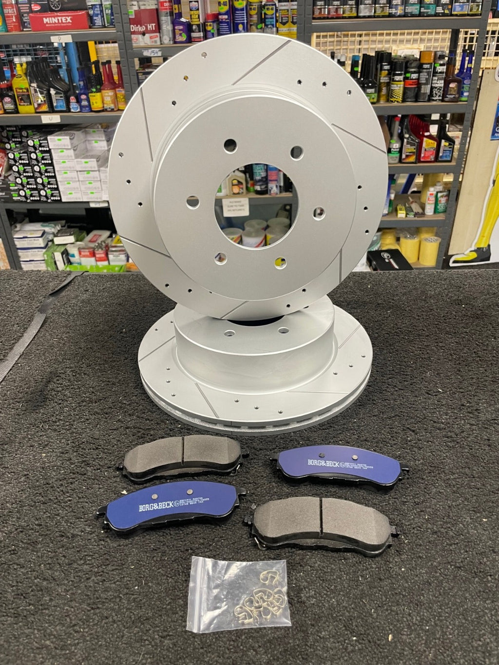FORD RANGER RAPTOR ECOBLUE PERFORMANCE DRILLED GROOVED BRAKE DISCS PAD REAR