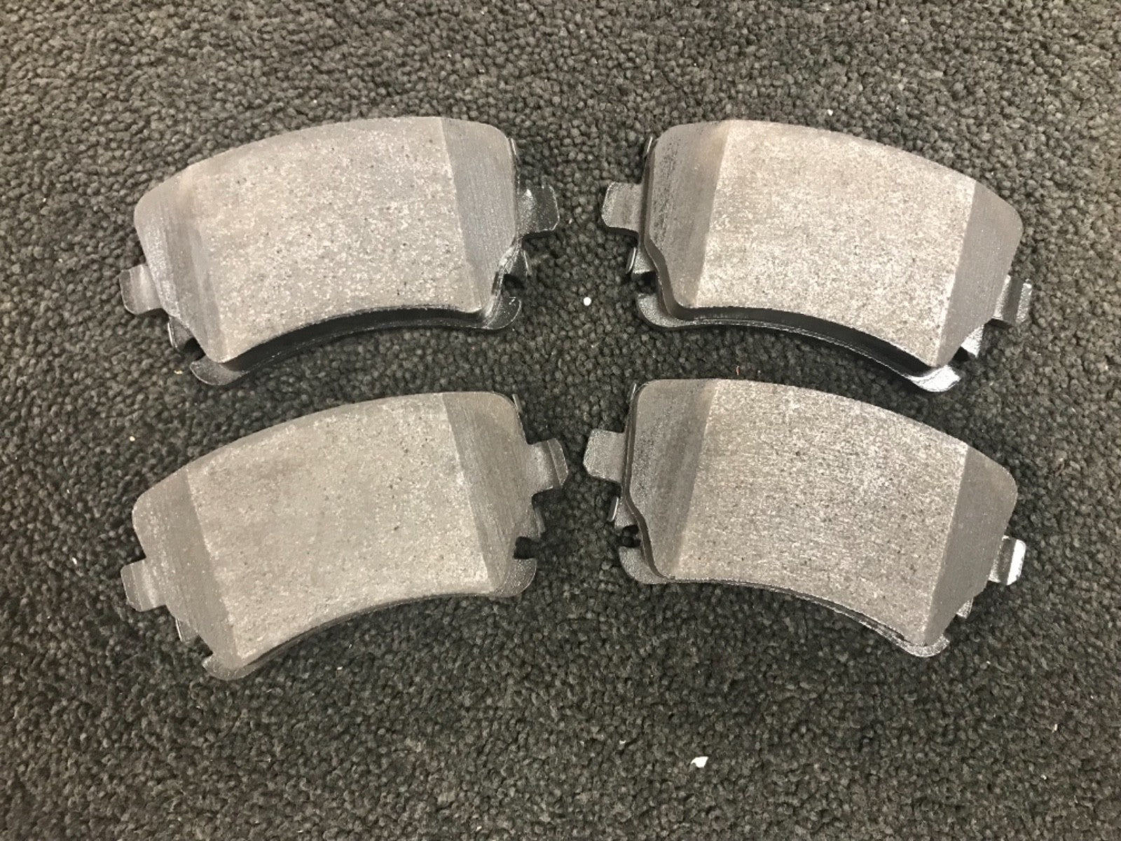 FOR AUDI RS4 B7 B8 RS5 R8 4.2 5.2 FSI REAR  GENUINE APEC BRAKE PADS FULL SET
