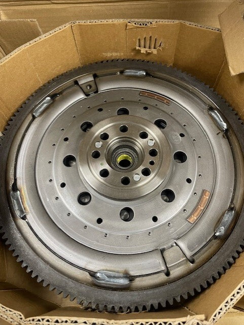 FOR  CHEROKEE KJ LIBERTY 2.5 CRD 2.5CRD 2001-2008 GENUINE LUK DUAL MASS FLYWHEEL