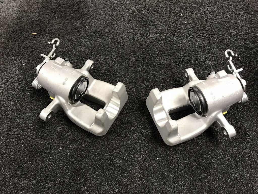 2 REAR BRAKE CALIPERS LH + RH VW GOLF R MK6 MANUAL HANDBRAKE 310MM DISC
