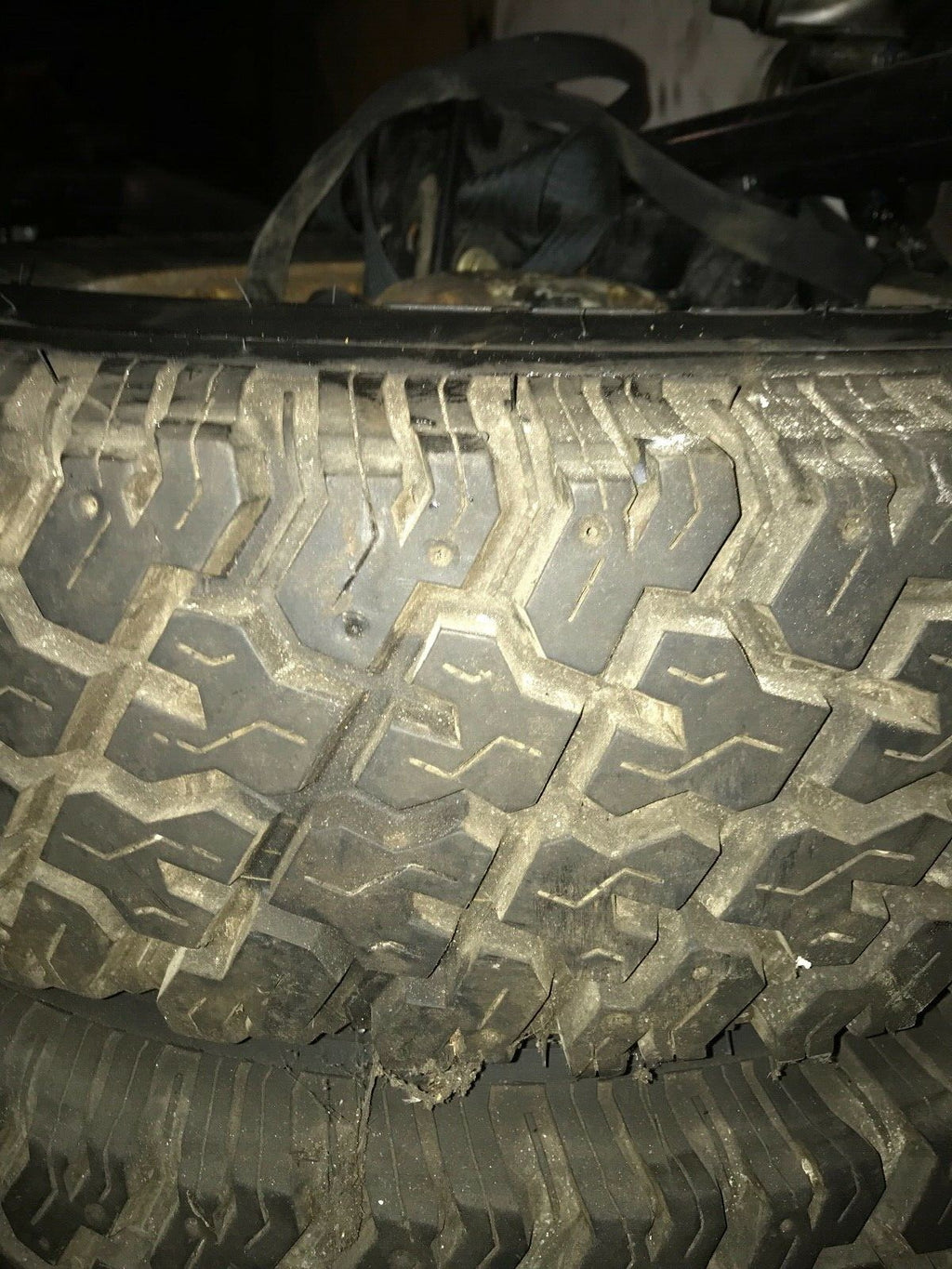 4 DEFENDER STEEL WHEELS WITH COOPER DISCOVERER  TYRES 205 80  R16 M/S