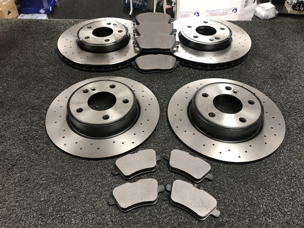 BRAKE DISCS DRILLED PADS FRONT REAR FOR GLA-CLASS GLA 200 D AMG LINE (MK1 (X156)