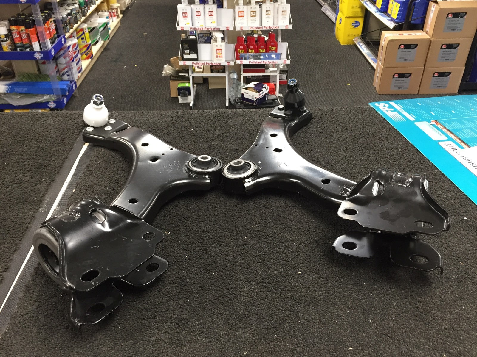 FORD MONDEO MK4 FRONT 2 LOWER SUSPENSION WISHBONE ARMS WITH BALL JOINT BUSHES