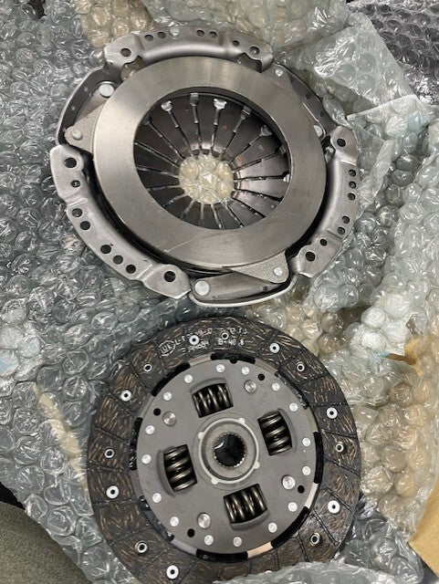 2PCE CLUTCH KIT LUK (Cover+Plate) FOR NISSAN MICRA K12  NOTE 1.4 16V 30100AY100