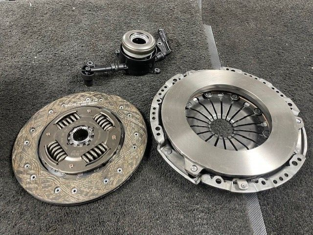 BRAND NEW LUK 3 PCE CLUTCH KIT MERCEDES SPRINTER 310 311  314 316 CDI 2006-2019