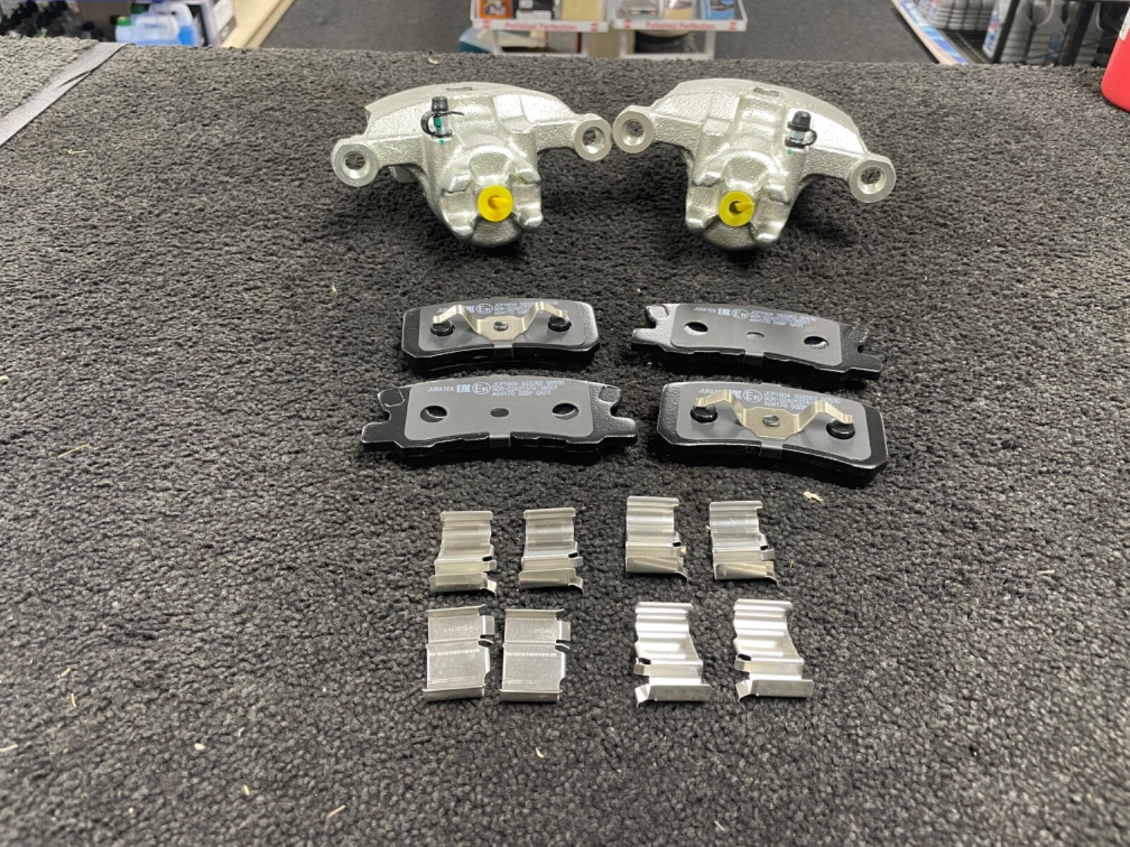 FOR MITSUBISHI SHOGUN PAJERO 3.2DID 3.5V6 2000-2013  REAR CALIPERS AND PADS