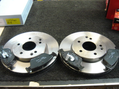 FOR FORD  FOCUS ZETEC S TDCI (MK2 FL (C307))  FRONT BRAKE DISCS AND PADS SET