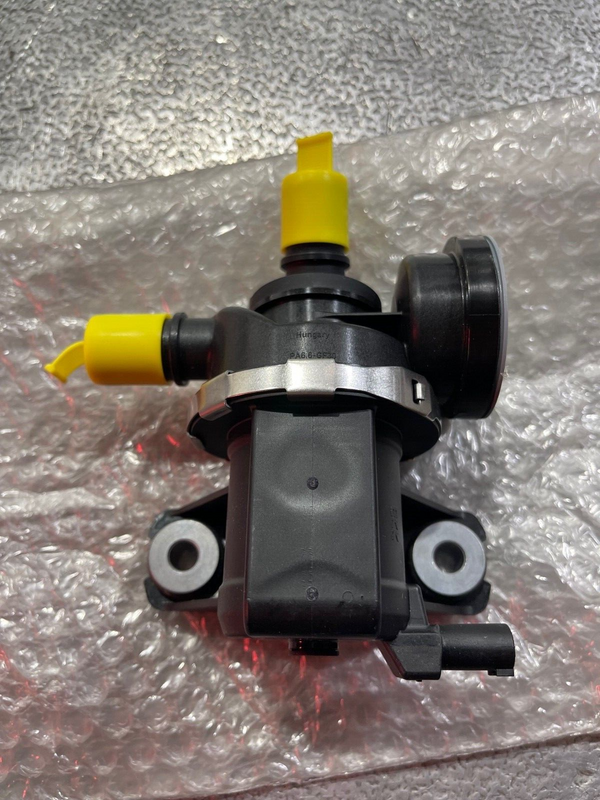 AUDI A6 A7 S6 Q5 TFSI QUATTRO  FUEL PRESSURE REGULATOR 4K8201559B GENUINE NEW