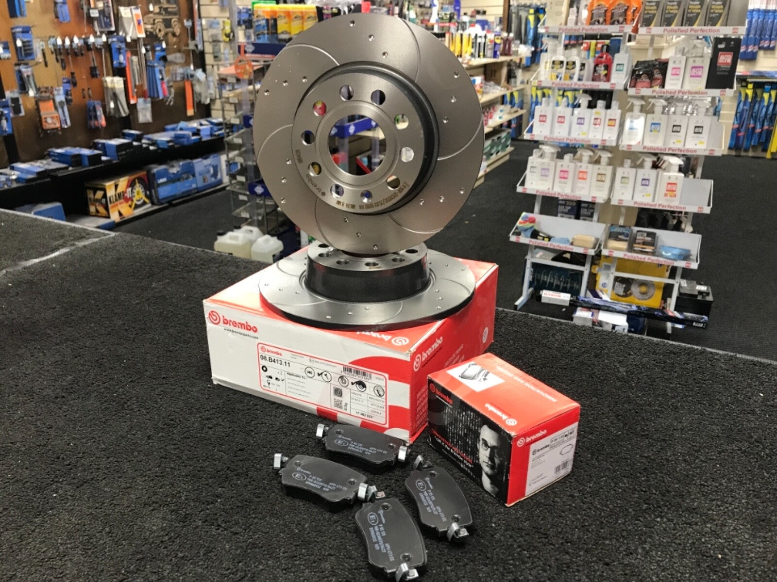 AUDI Q3 S3 8V TT 8S TFSi BRAKE DISC PADS BREMBO DRILLED GROOVED FRONT REAR