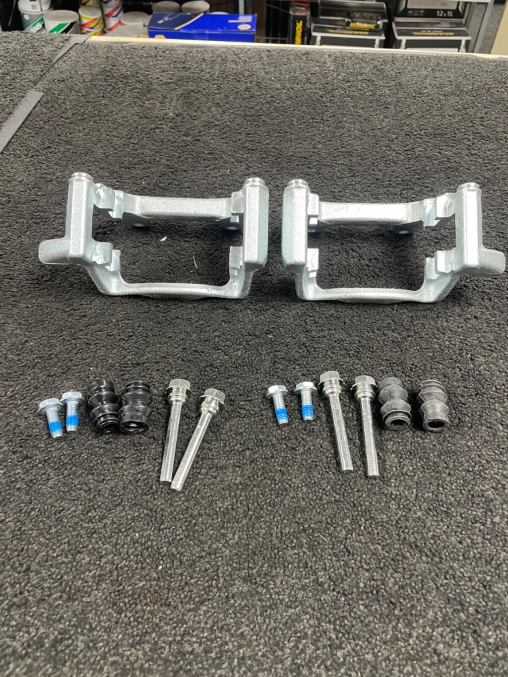 AUDI S3 GOLF MK5 R32 SKODA REAR BRAKE CALIPER CONVERSION BRACKET TO 310 X22MM