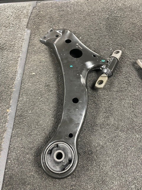 FOR LEXUS RX300 RX400 NS LH FRONT LOWER WISHBONE CONTROL ARM NEW