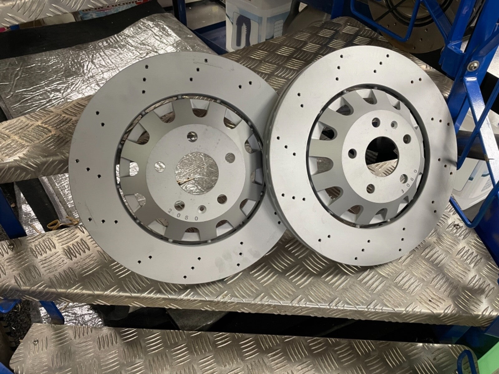 PAIR OF AUDI RS3 8P 2011-2012 2 FRONT BRAKE DISCS 370MM x 32MM 8P0615301C