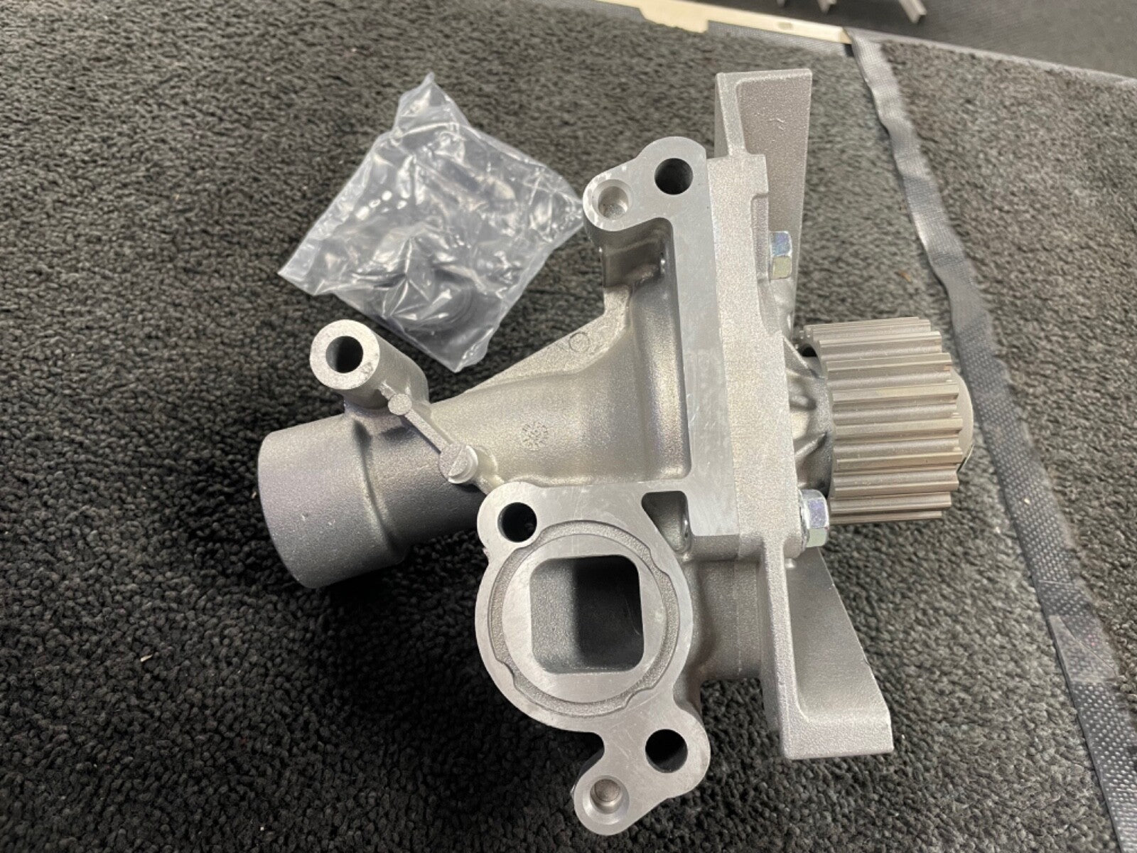 FOR  Citroën Fiat Lancia Peugeot WATER PUMP BRAND NEW ORIGNAL FIT 