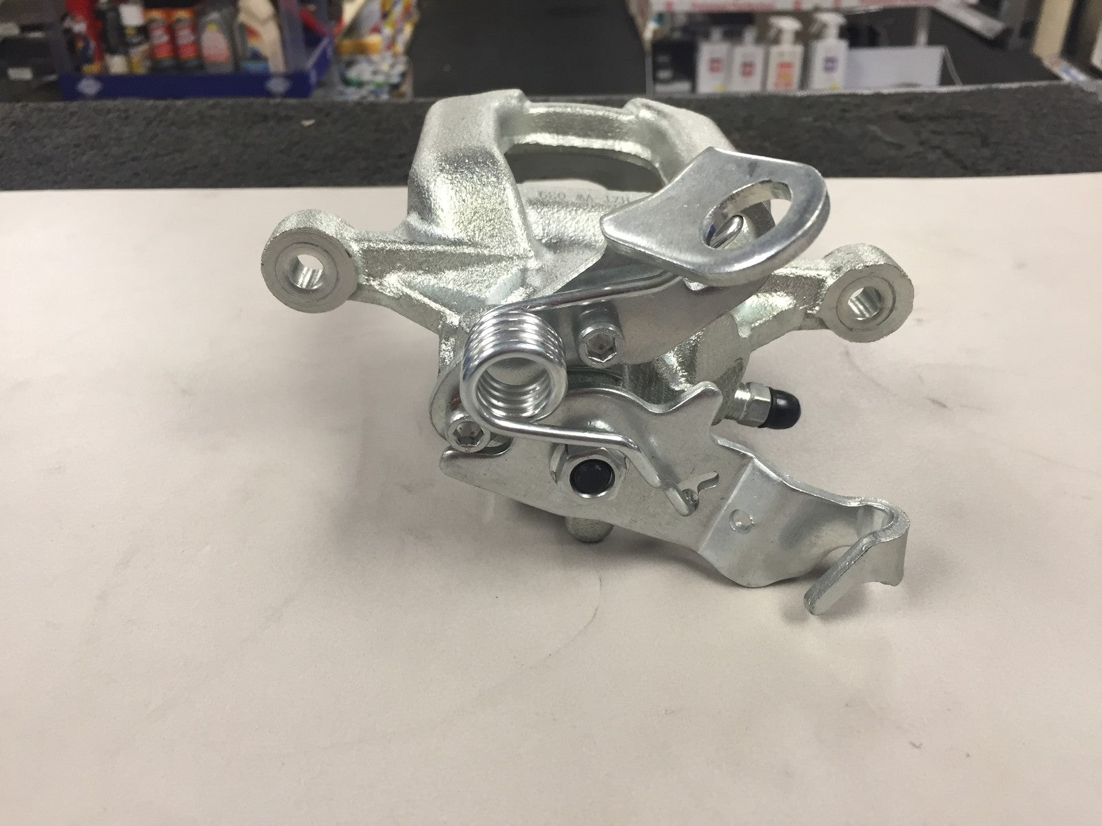 REAR BRAKE CALIPER LH SIDE SKODA SCOUT YETI GOLF MK6 CADDY SCIROCCO TOURAN 272MM