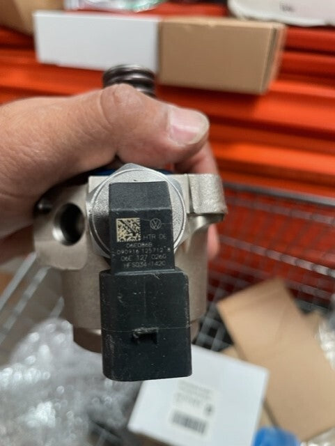 HIGH PRESSURE FUEL PUMP 06E127026G  FOR Audi A4 A5 A6 A7 A8 Q7 3.0L GENUINE