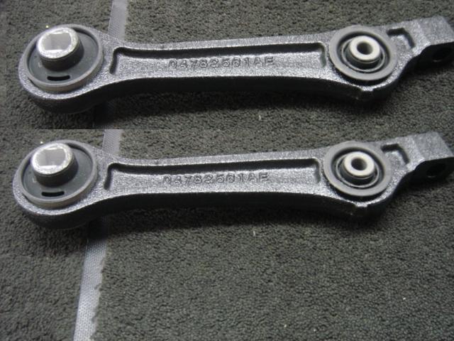 DODGE MAGNUM CHARGER RWD  2 FRONT LOWER SUSPENSION ARM  BUSHES