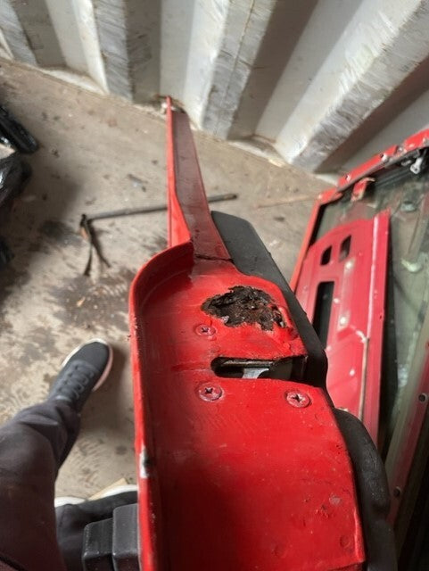 SECOND ROW NS LH DOOR LAND ROVER DEFENDER 90 110 TDI TD5