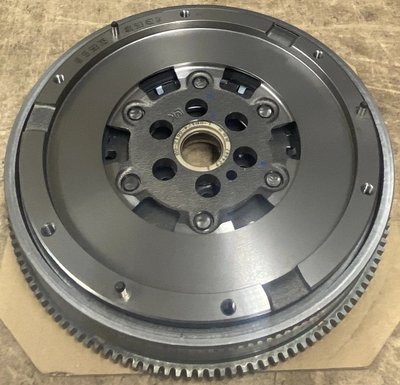 DUAL MASS FLYWHEEL ASTRA J MERIVA 1.4T 55565495 55573012 55583705 616202 616236