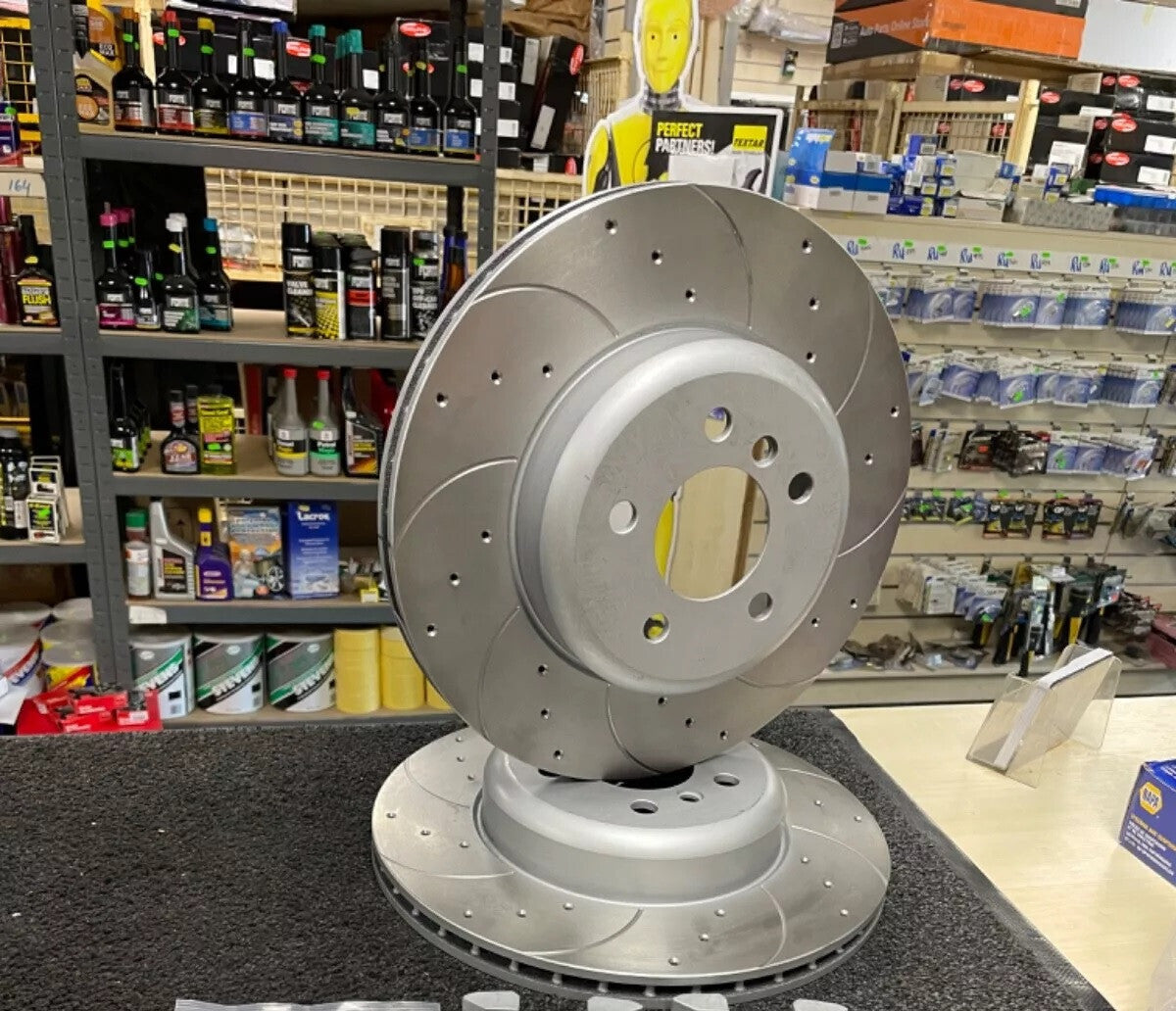 FOR BMW 3 SERIES  F30 F31 F32 F33 F34 F36  345MM DRILLED REAR DISCS 185mm center