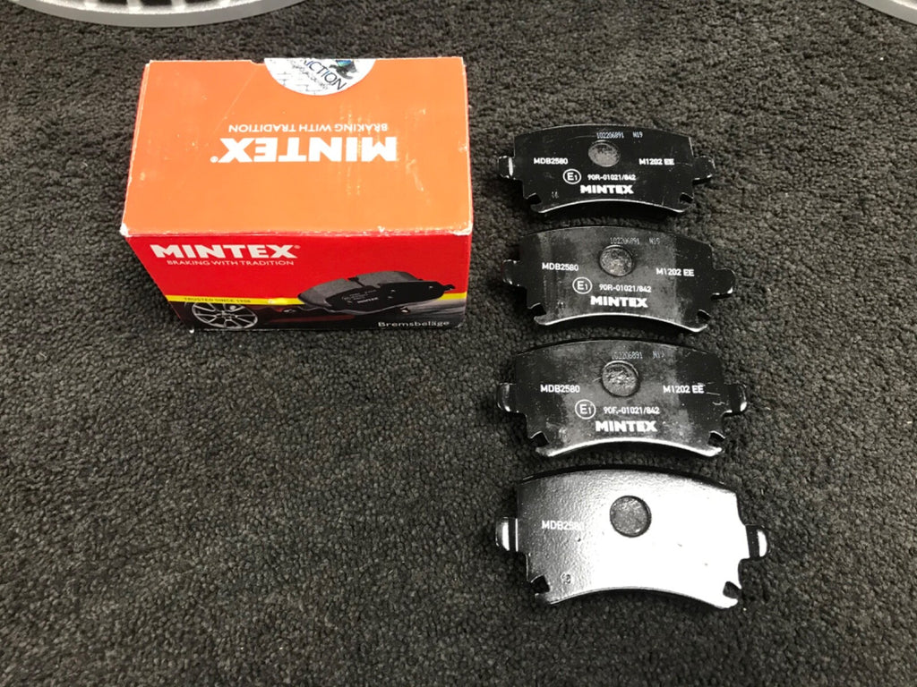 VW GOLF MK5 GTI SPORT BRAKE DISC DRILLED GROOVED MINTEX PAD FRONT REAR 345MM+282