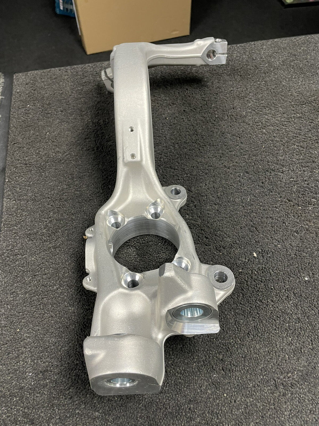 FRONT LH LEFT SUSPENSION KNUCKLE AUDI A4 S4 B6 B7 8E 8H AVANT CONVERTIBLE