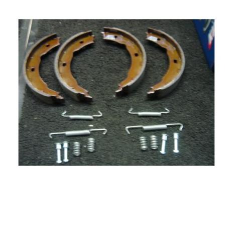 PEUGEOT 406 REAR HANDBRAKE PARKING SHOES & FITTING KIT NEW