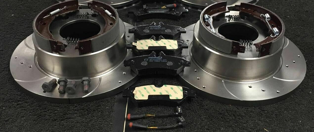FOR MERCEDES VITO V220 V250 114 116 119 BlueTec W447 REAR BRAKE DISCS PADS D+G